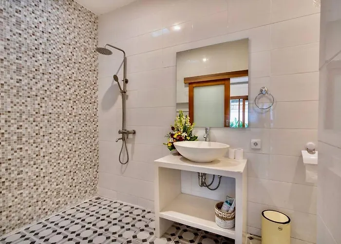 Bens Mertanadi Two-bedroom With Private Pool Kuta 别墅 *