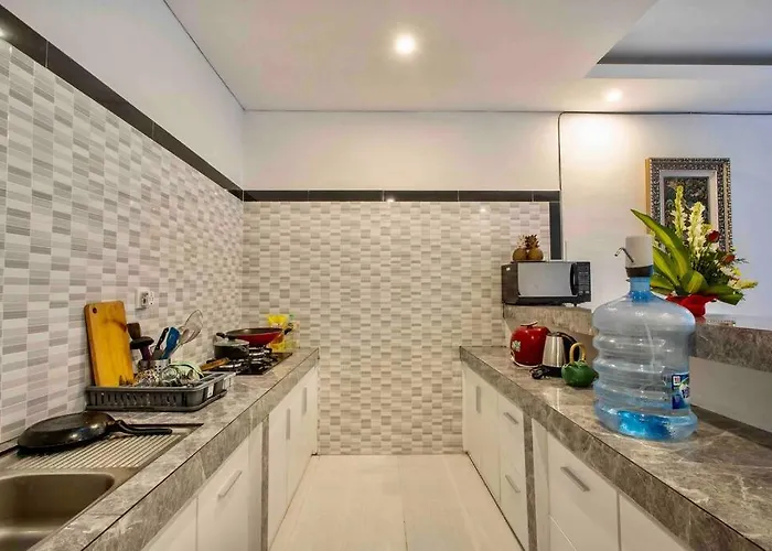 别墅 Bens Mertanadi Two-bedroom With Private Pool Kuta 塞米亚克