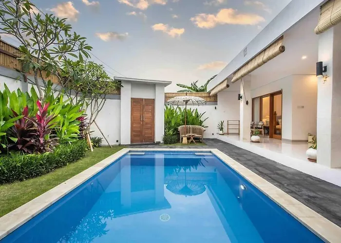 Bens Mertanadi Two-bedroom With Private Pool Kuta 别墅
